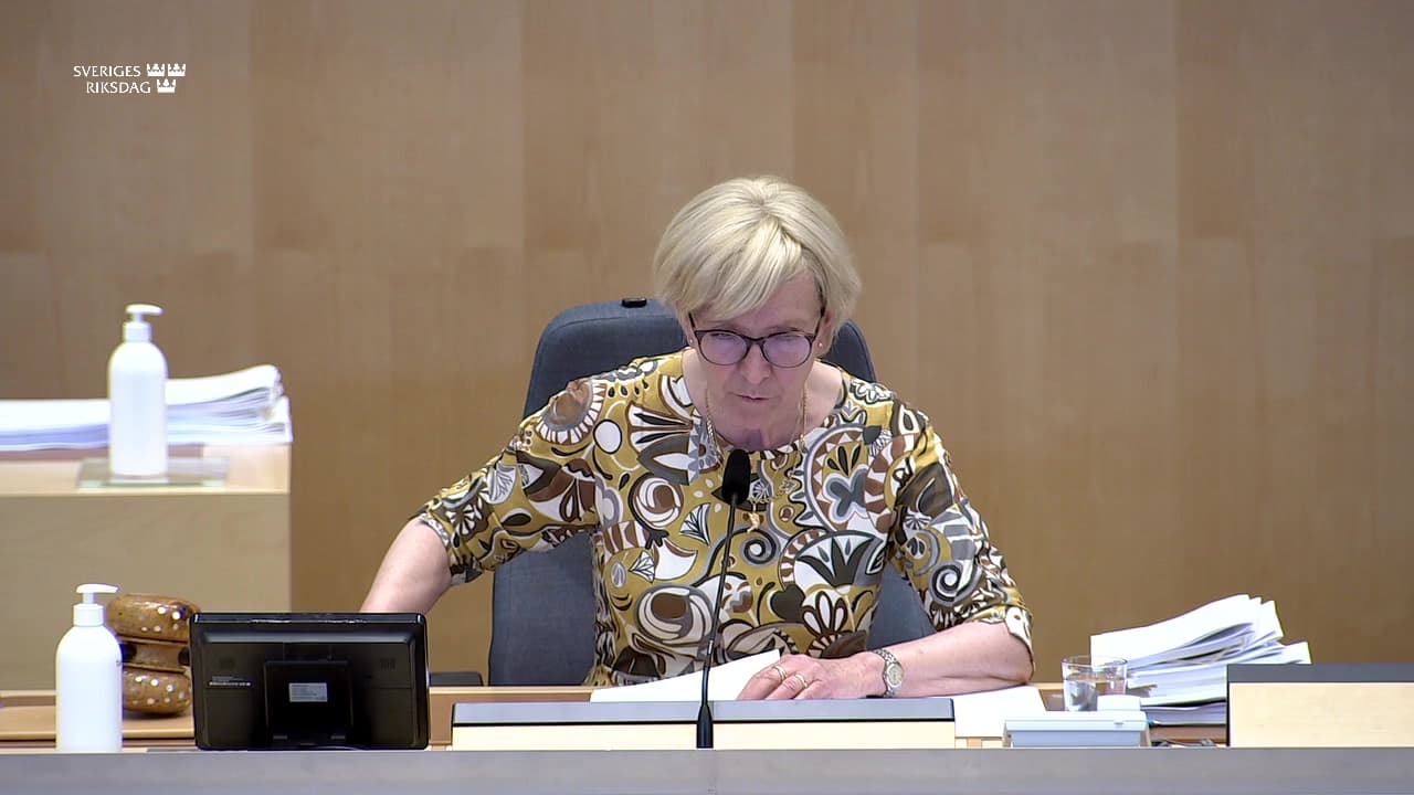 Stillbild från Beslut, Beslut: Företag, kapital och fastighet