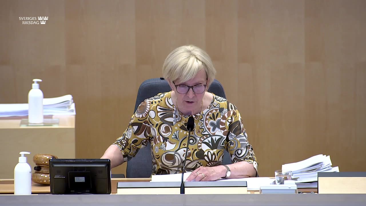 Stillbild från Beslut, Beslut: Skogspolitik