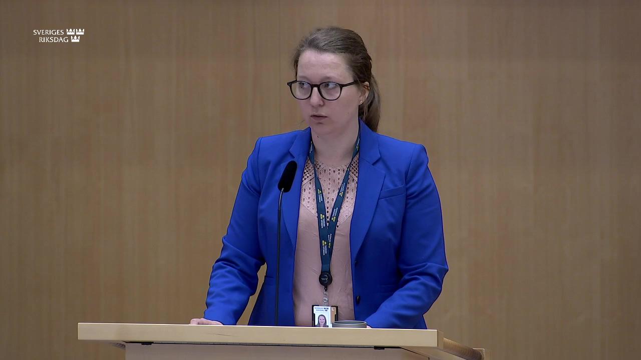 Stillbild från Debatt om förslag, Nedsättningen av arbetsgivaravgifterna för personer som arbetar med forskning eller utveckling – höjt tak för avdraget