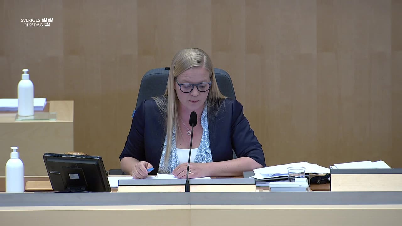 Stillbild från Beslut, Beslut: Ett effektivare förfarande för att fastställa och fördela begravningsavgiften till Svenska kyrkan
