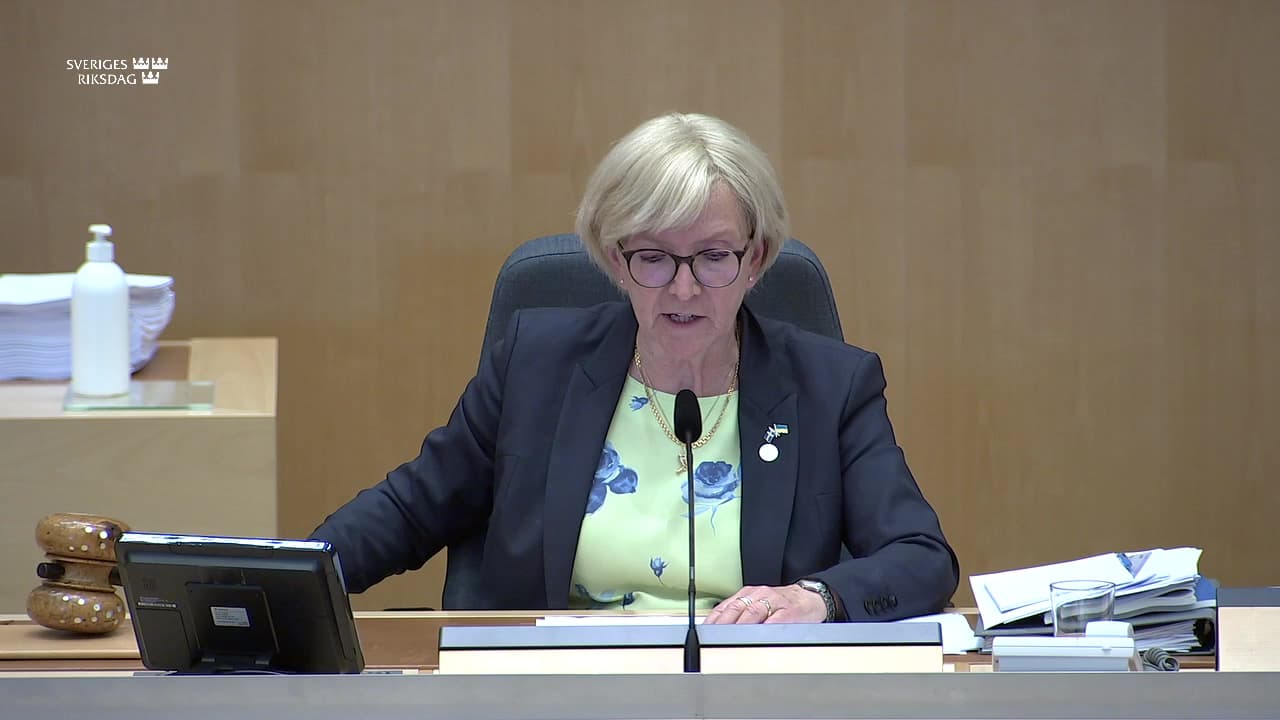 Stillbild från Beslut, Beslut: Riktlinjer för den ekonomiska politiken