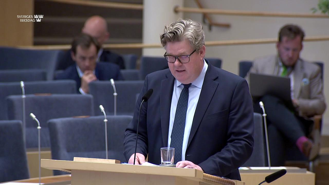 Stillbild från Interpellationsdebatt, Kriskommission mot våldet