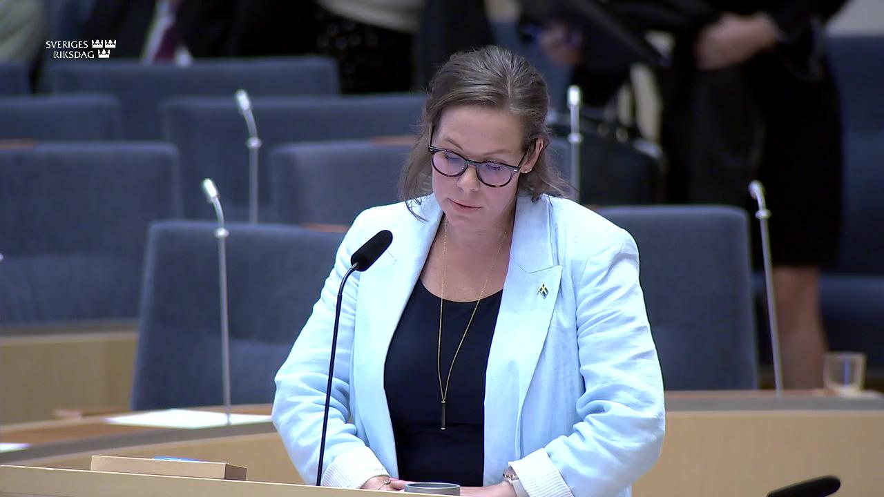 Stillbild från Interpellationsdebatt, Utvisning av barn som är födda och uppvuxna i Sverige