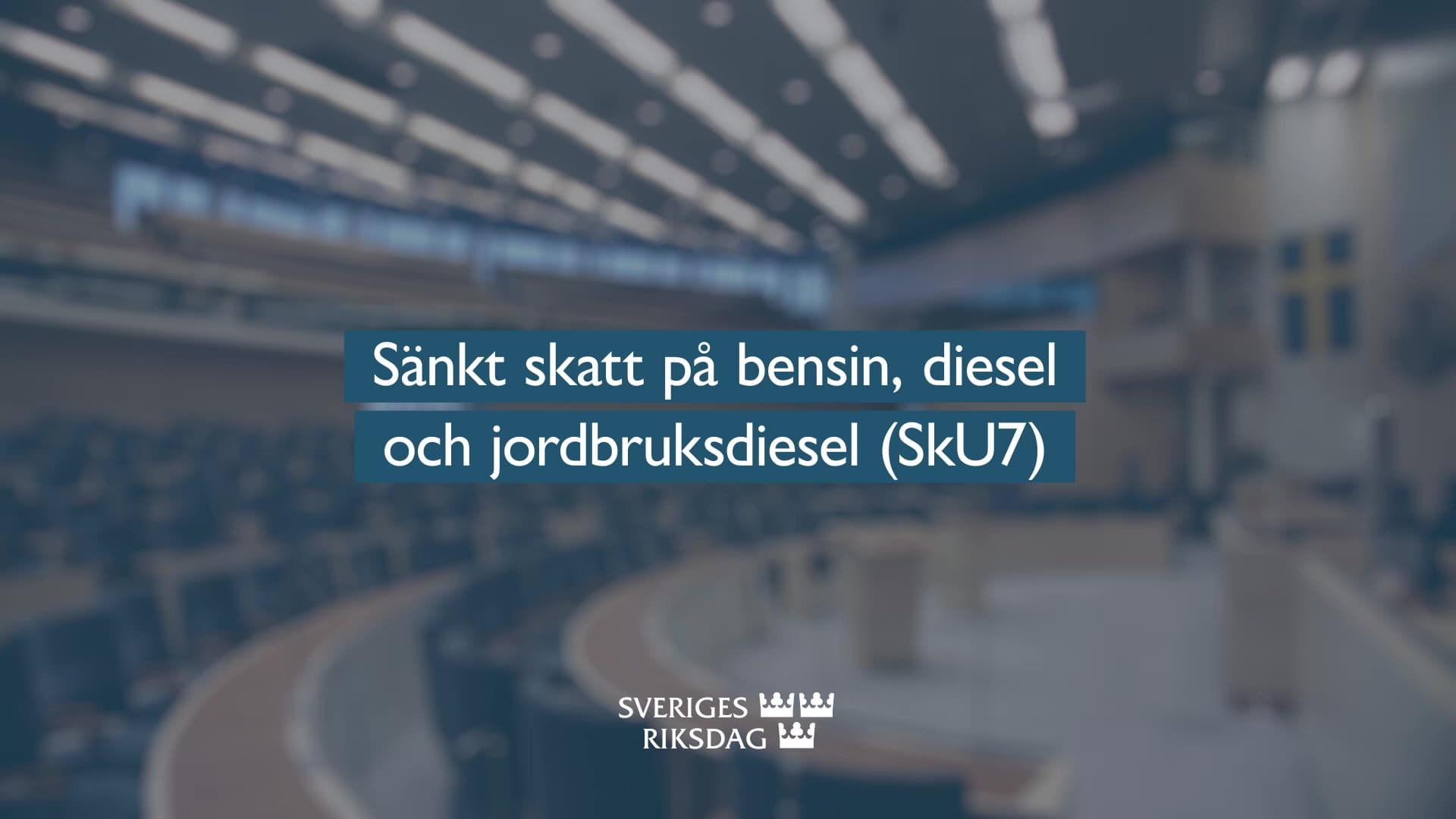 Stillbild från Beslut, Teckenspråkstolkat beslut: Sänkt skatt på bensin, diesel och jordbruksdiesel