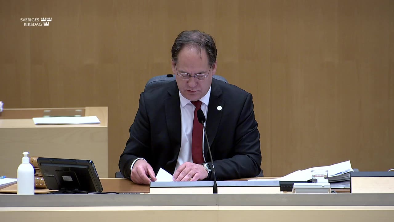 Stillbild från Beslut, Beslut: Utgiftsområde 12 Ekonomisk trygghet för familjer och barn