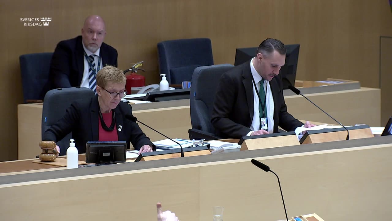 Stillbild från Beslut, Beslut: Utgiftsområde 15 Studiestöd