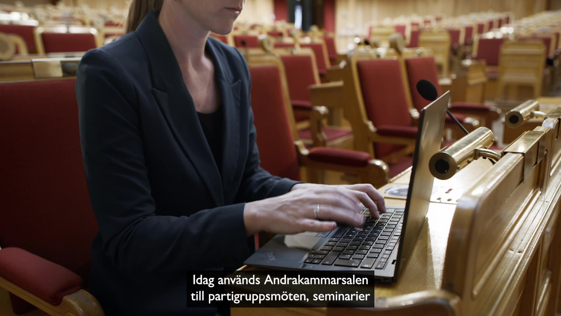 Stillbild från Filmer om riksdagen, Andrakammarsalen, trapphallen och näringsutskottet