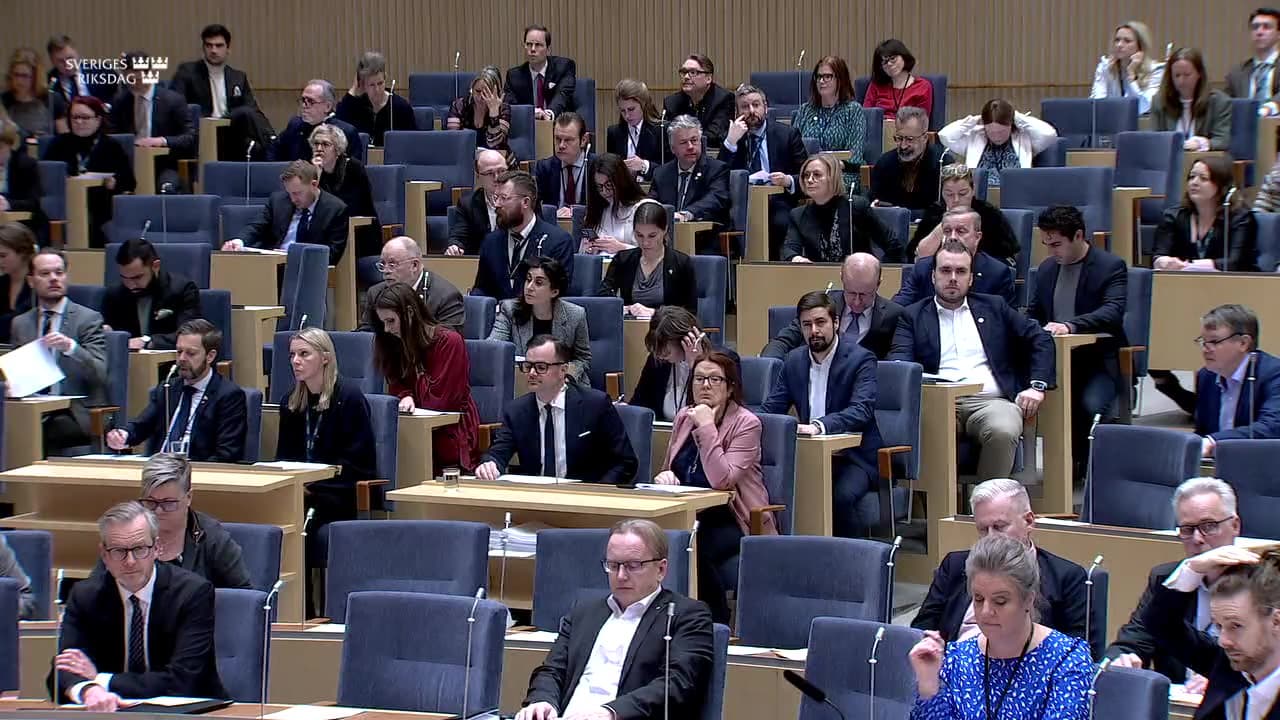 Stillbild från Beslut, Beslut: Kollektivtrafikfrågor