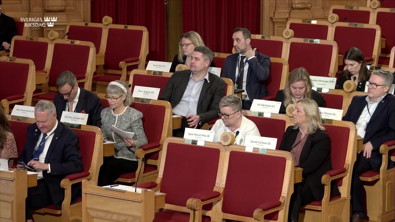 Stillbild från Öppen utfrågning, Finansutskottet håller öppen utfrågning av Riksbankens direktion 