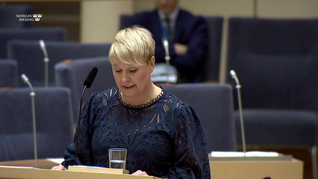 Stillbild från Interpellationsdebatt, Karensavdraget