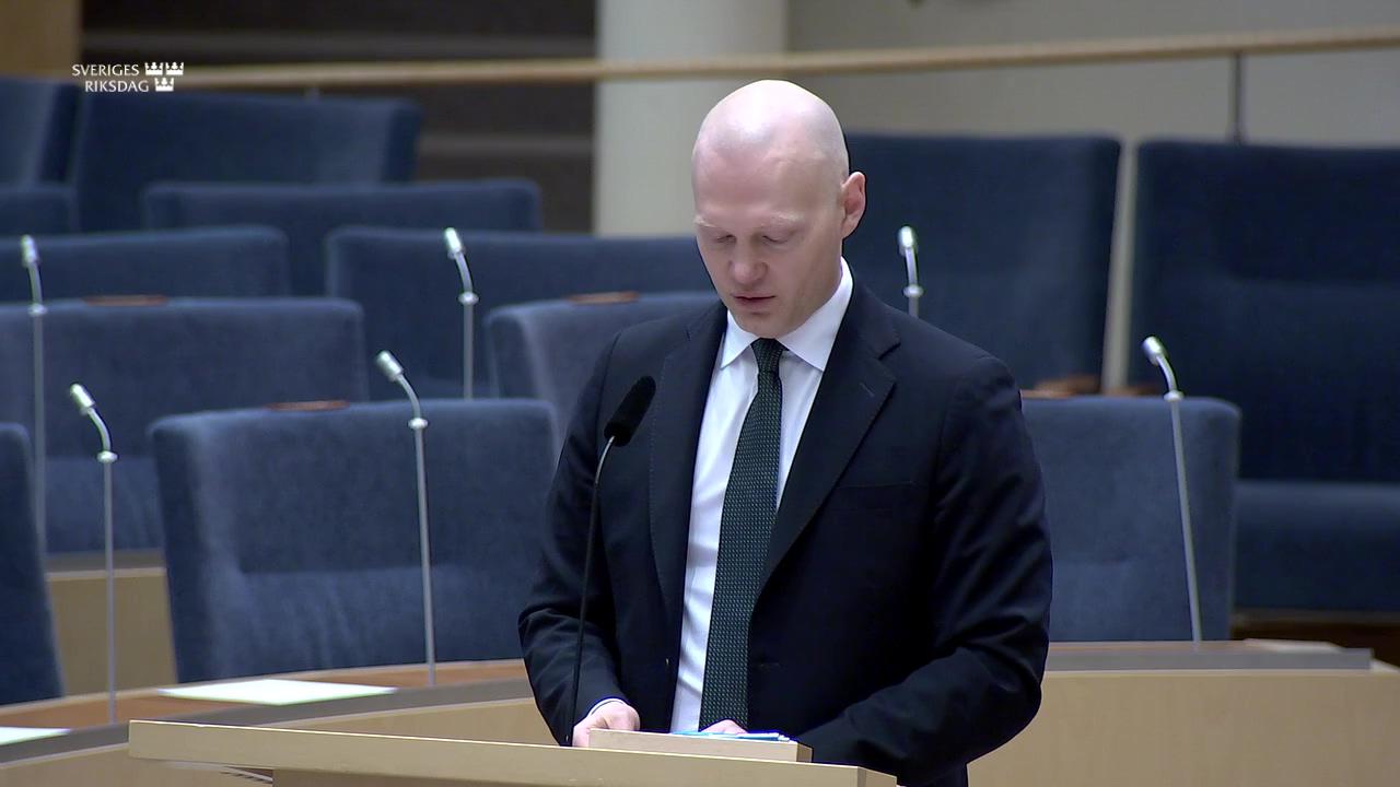 Stillbild från Interpellationsdebatt, Bankernas vinster och hushållens ekonomiska situation