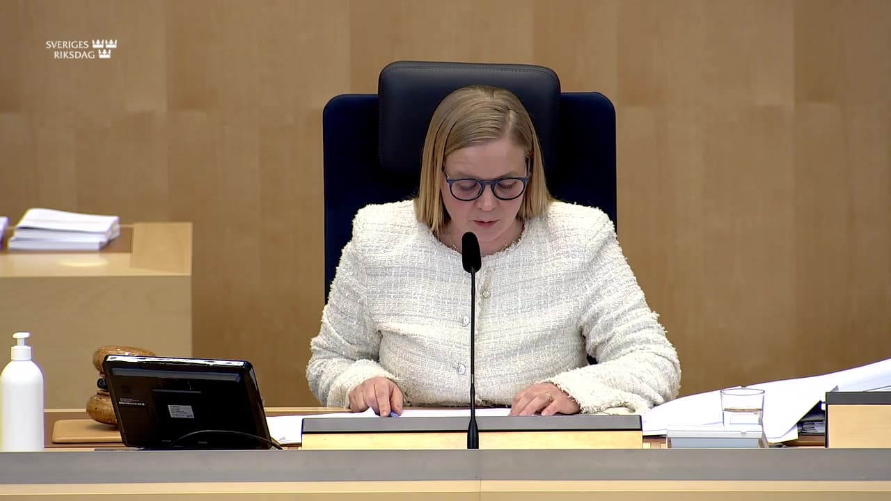 Stillbild från Beslut, Beslut: Bostadspolitik