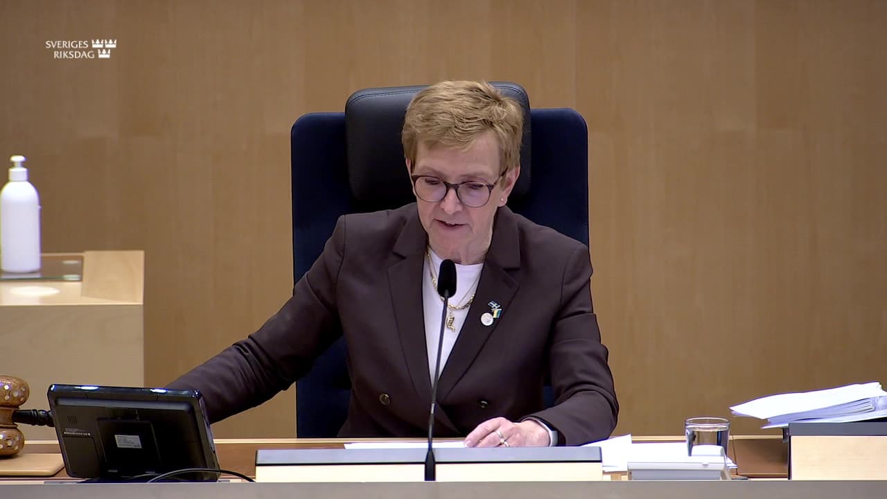Stillbild från Beslut, Beslut: Genomförande av ändrade EU-regler om avgifter på väg