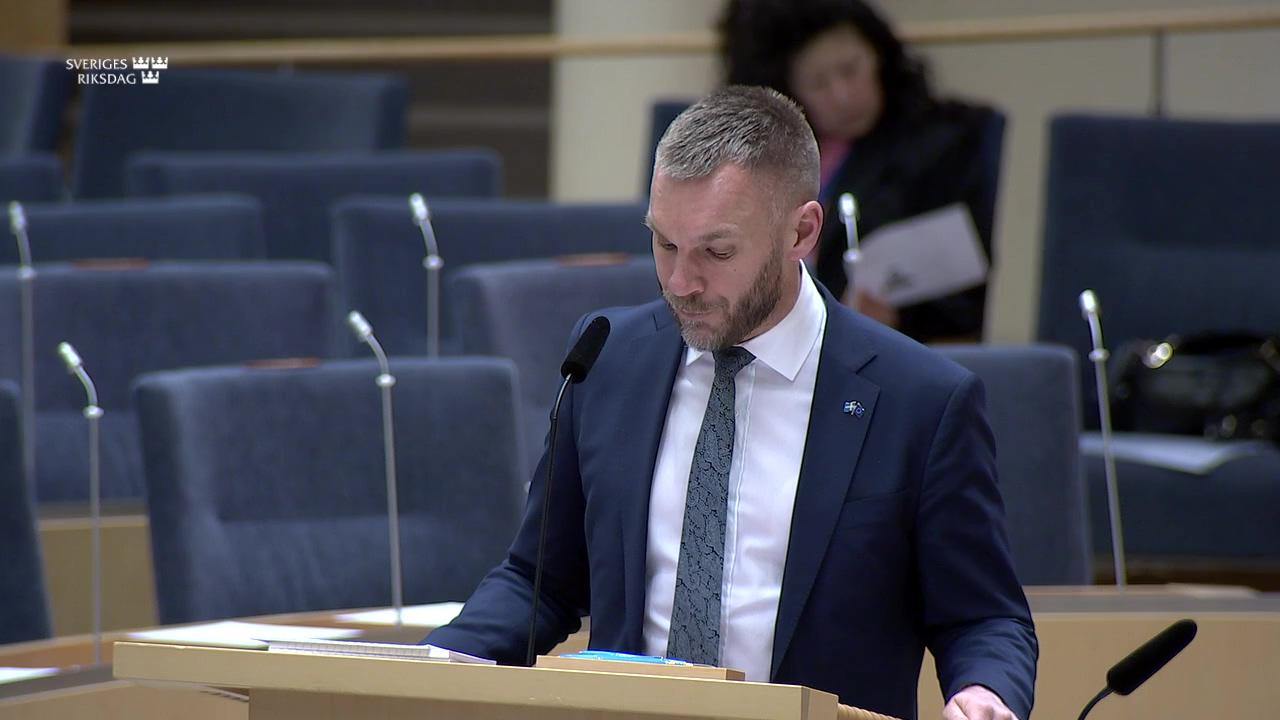 Stillbild från Interpellationsdebatt, Motverkande av social dumpning