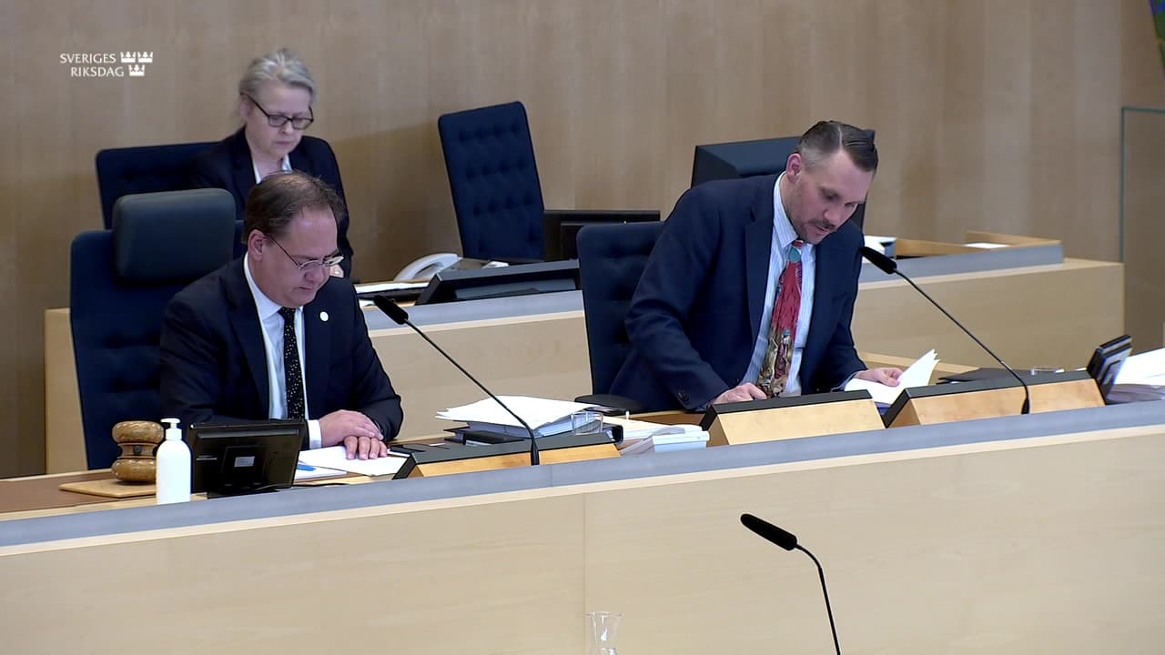 Stillbild från Beslut, Beslut: Barn och unga inom socialtjänsten