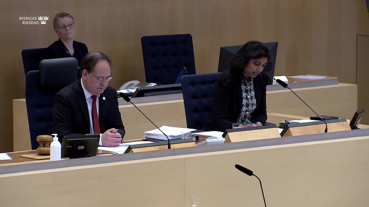 Stillbild från Beslut, Beslut: Handelspolitik
