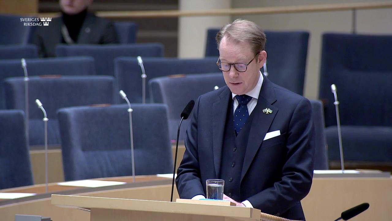 Stillbild från Interpellationsdebatt, Sveriges ambassadörs besök i Srebrenica