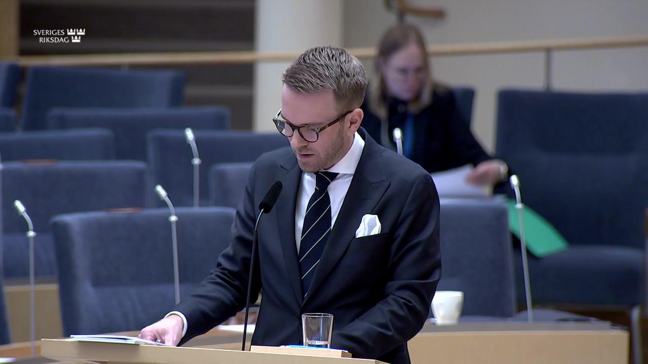 Stillbild från Interpellationsdebatt, Föreningars skyltkostnader på statliga vägar