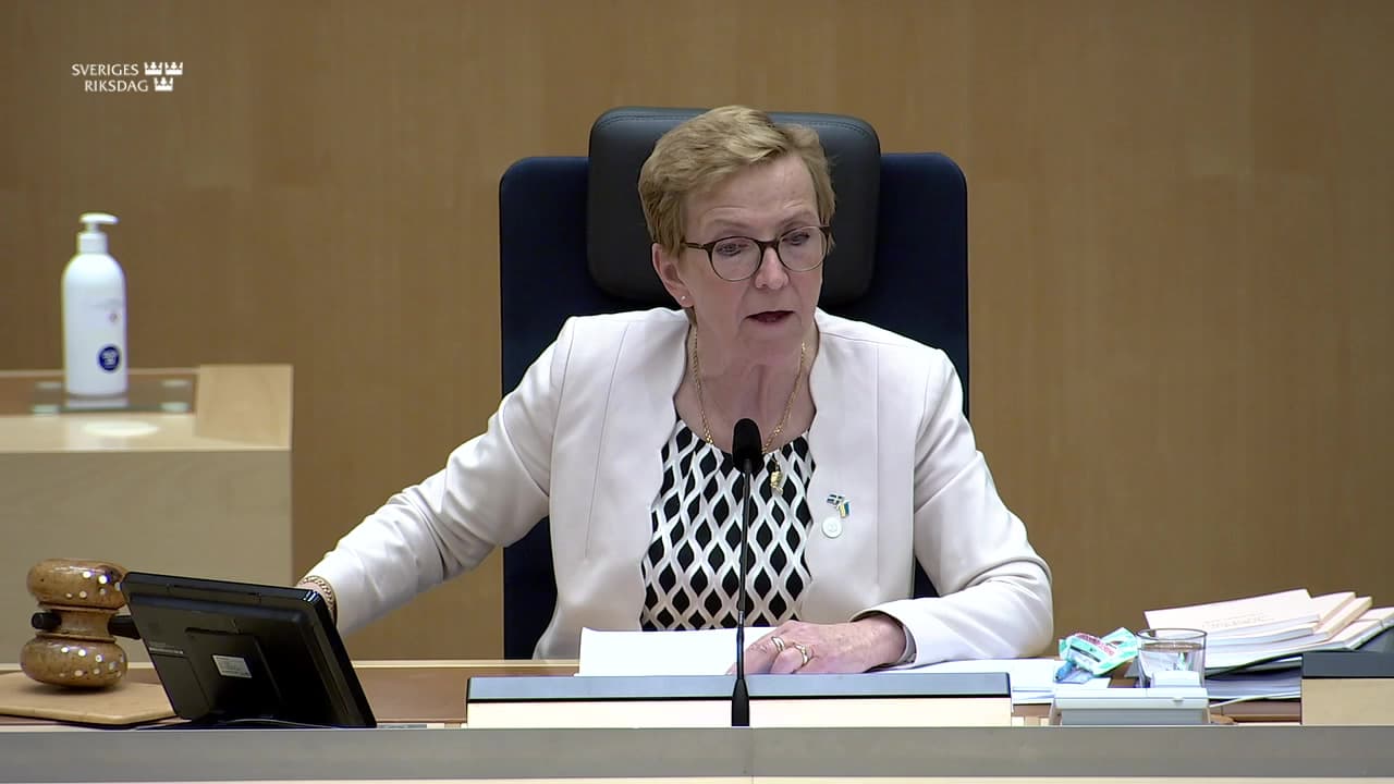 Stillbild från Beslut, Beslut: Säkerhetszoner