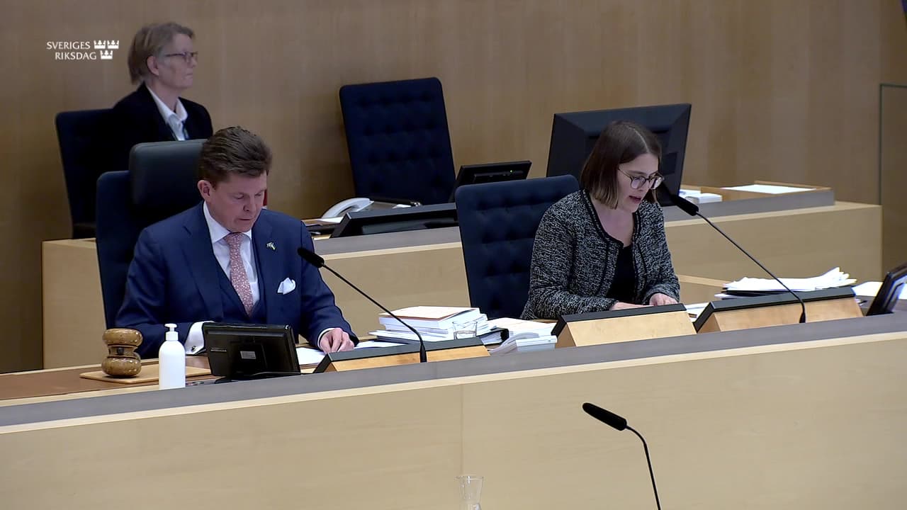 Stillbild från Beslut, Beslut: Likvärdiga krav på mål och riktlinjer för utförare av kommunal verksamhet