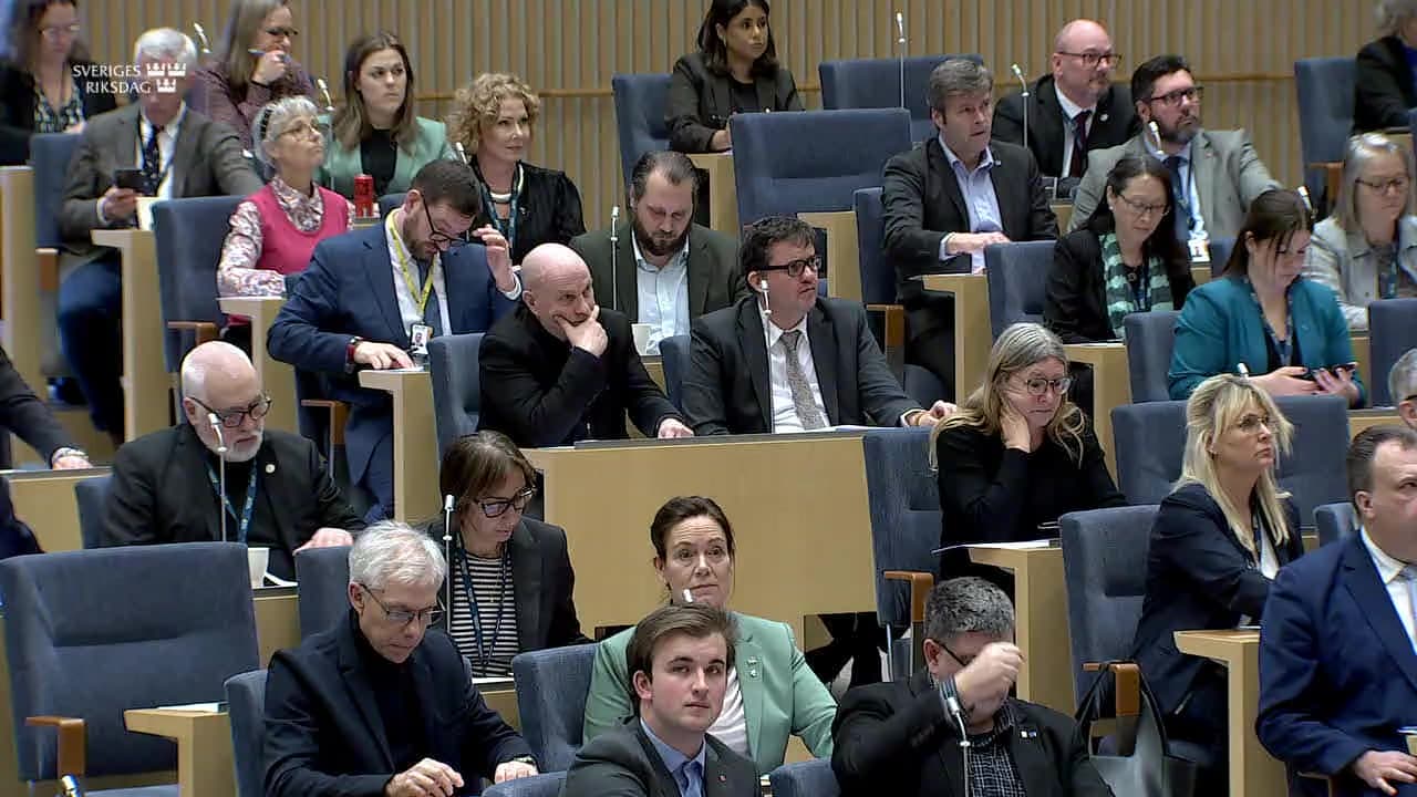 Stillbild från Beslut, Beslut: Riksrevisionens rapport om statlig bidragsgivning till civilsamhället