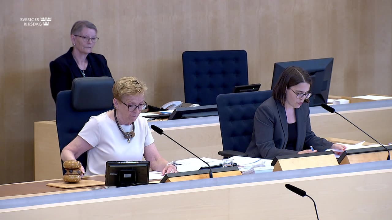 Stillbild från Beslut, Beslut: Höjd spelskatt