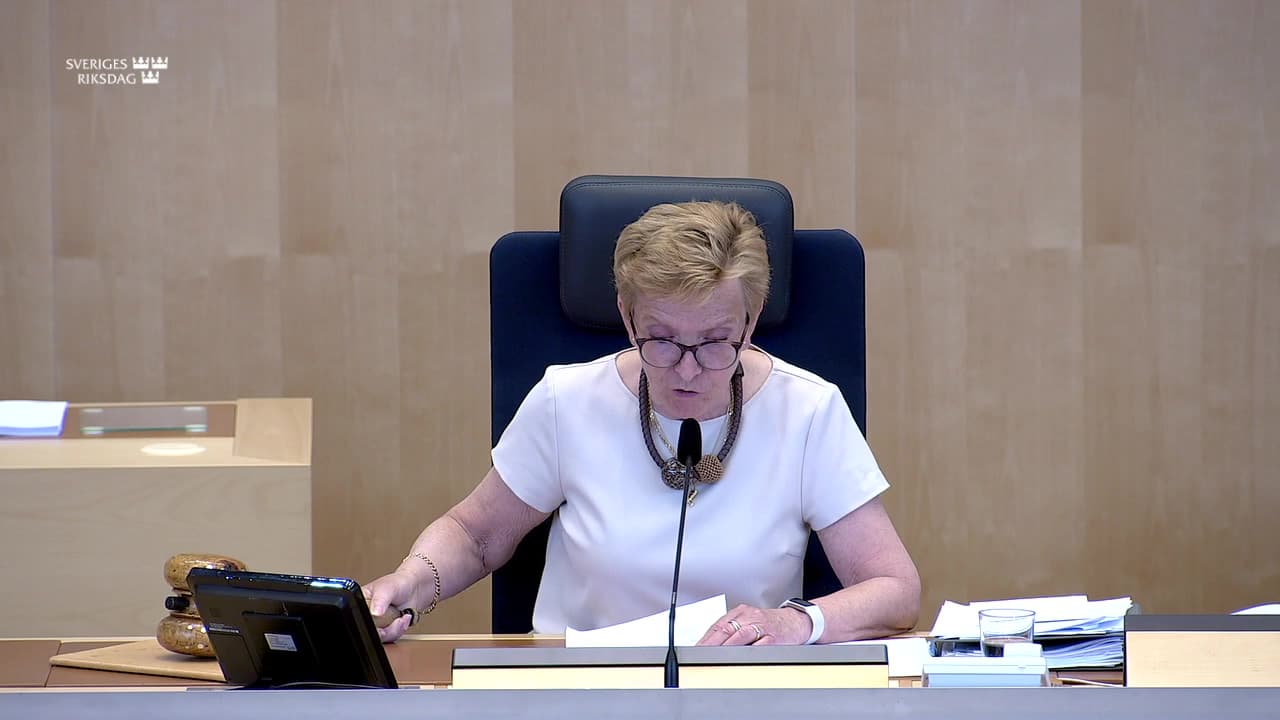Stillbild från Beslut, Beslut: Begränsningar och kontroll i fråga om elektroniska kommunikationstjänster och besök på särskilda ungdomshem