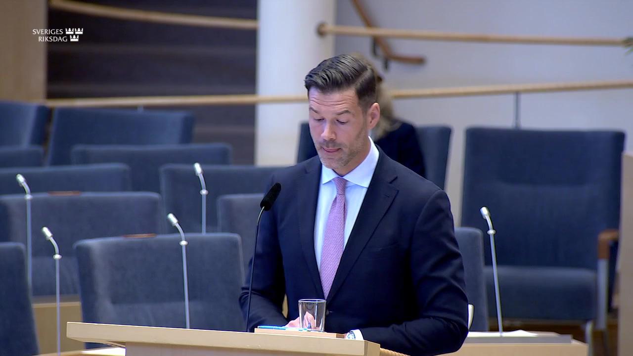 Stillbild från Interpellationsdebatt, Förstatligandet av folkrörelsebiståndet