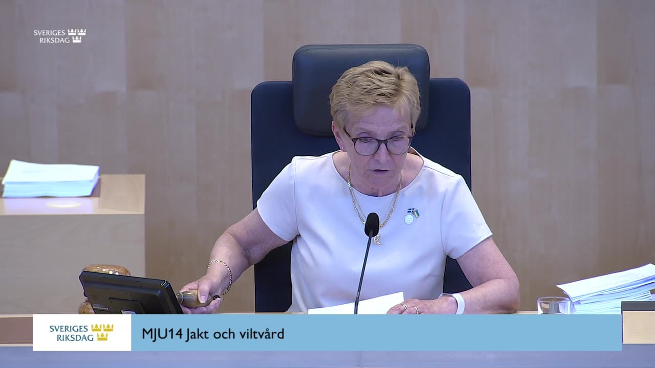 Stillbild från Beslut, Beslut: Jakt och viltvård