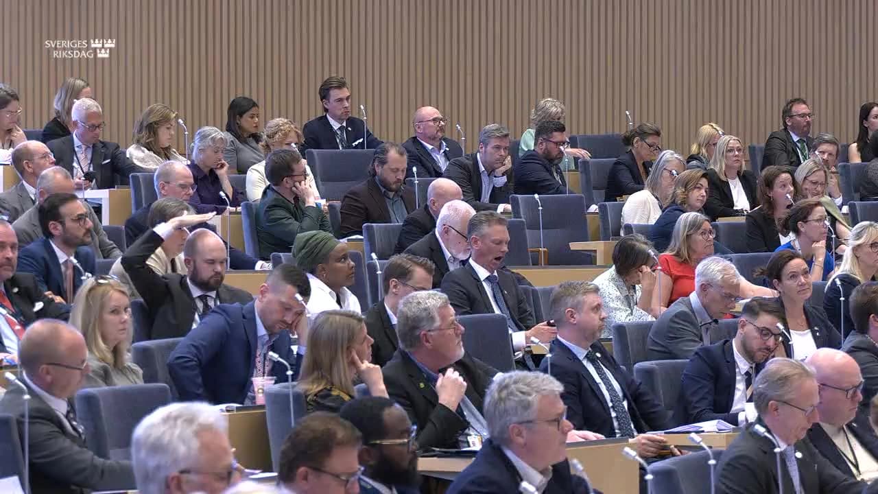 Stillbild från Beslut, Beslut: Regional utveckling