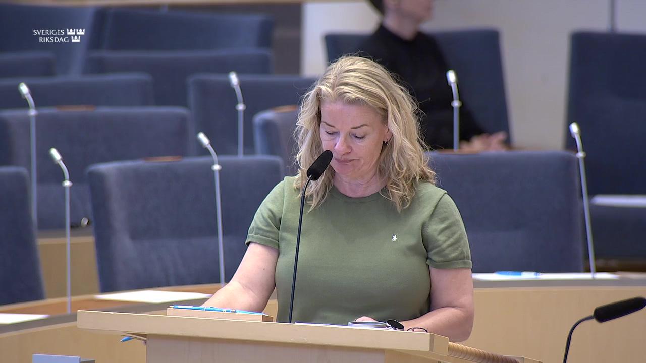 Stillbild från Interpellationsdebatt, Utformningen av teckenspråksutbildning för föräldrar