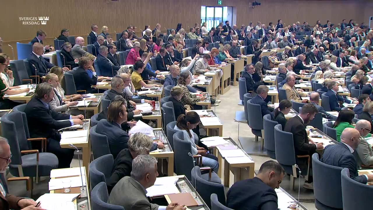 Stillbild från Beslut, Beslut: Flygplatshavarnas kostnader för säkerhetskontroller