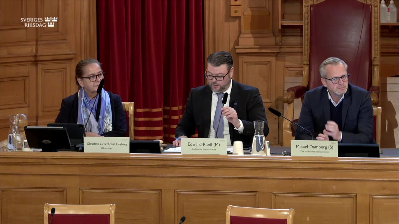 Stillbild från Öppet sammanträde, Öppet sammanträde om riksrevisorns årliga rapport och riksrevisionens uppföljningsrapport