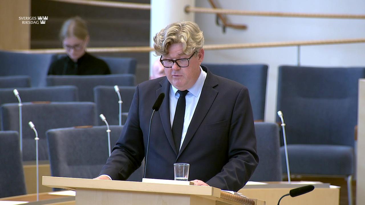 Stillbild från Interpellationsdebatt, Regeringens syn på att förändra ordningslagen