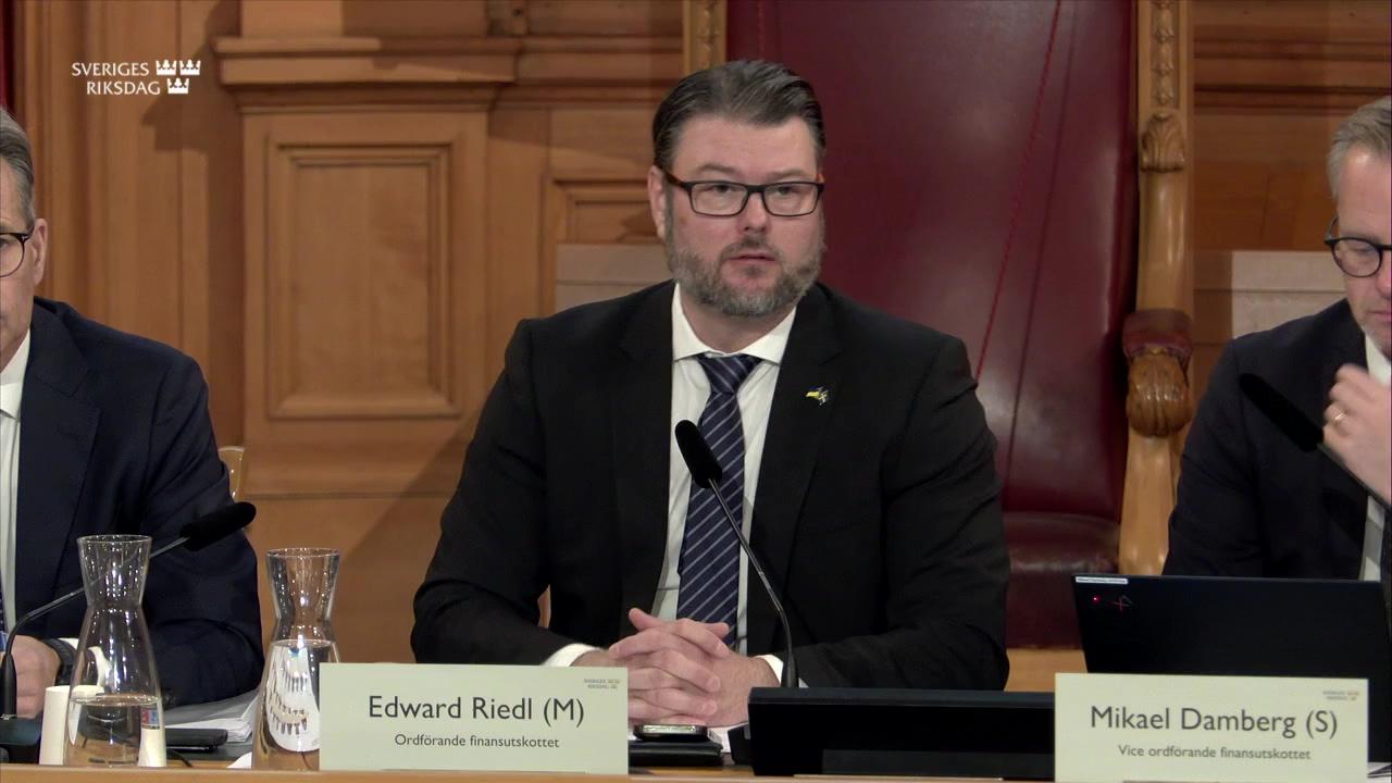 Stillbild från Öppen utfrågning, Finansutskottet håller öppen utfrågning av Riksbankens direktion