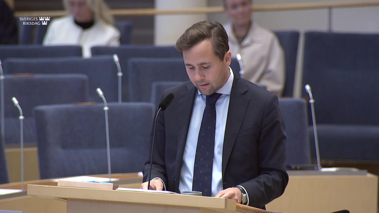 Stillbild från Interpellationsdebatt, Anonyma konton och biståndspolitiken
