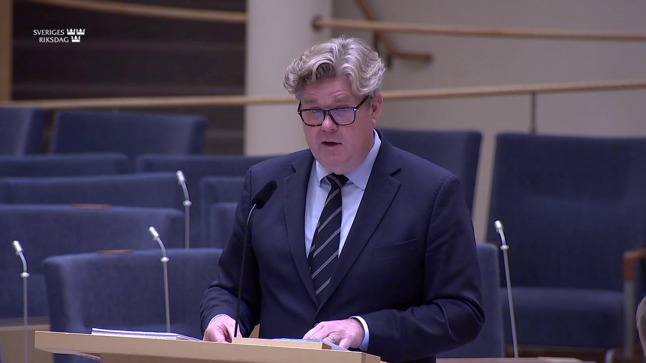 Stillbild från Interpellationsdebatt, Åtgärder mot äldrebedrägerier