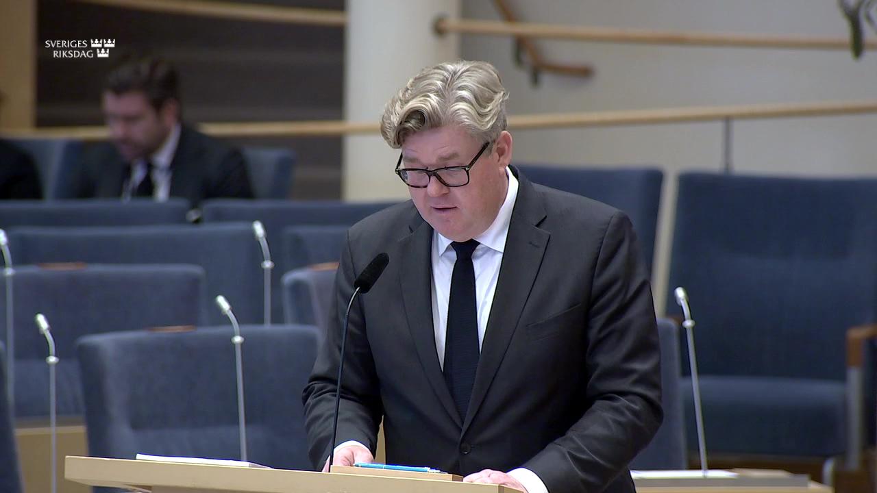 Stillbild från Interpellationsdebatt, Upprepad brottslighet mot kvinnor