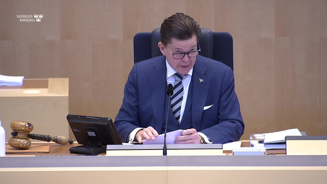 Stillbild från Val, Val till två riksdagsorgan