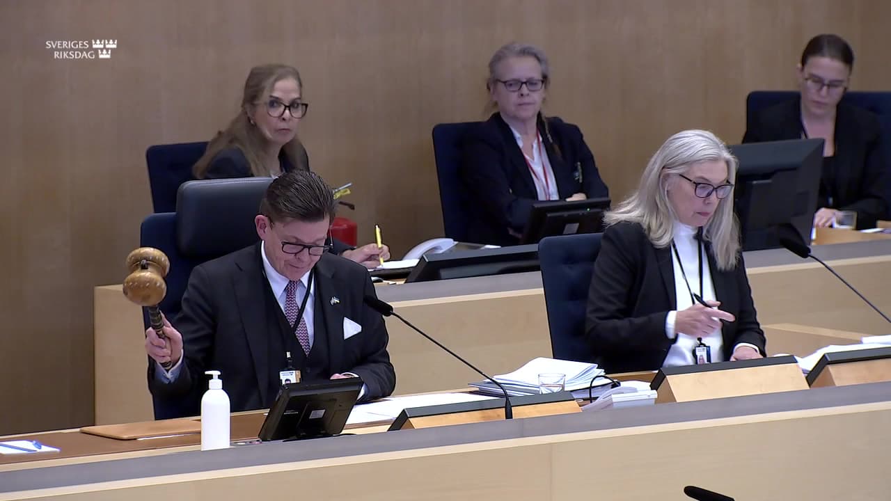 Stillbild från Beslut, Beslut: Kompletterande bestämmelser till EU-förordningen om utbyggnad av infrastruktur för alternativa drivmedel
