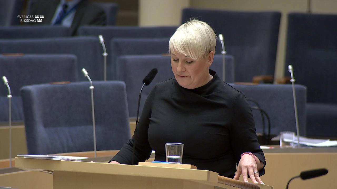 Stillbild från Interpellationsdebatt, Tillägget i bostadsbidraget