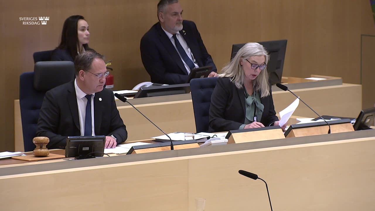 Stillbild från Beslut, Beslut: Avskaffat krav på tillstånd för hotell- och pensionatsrörelser