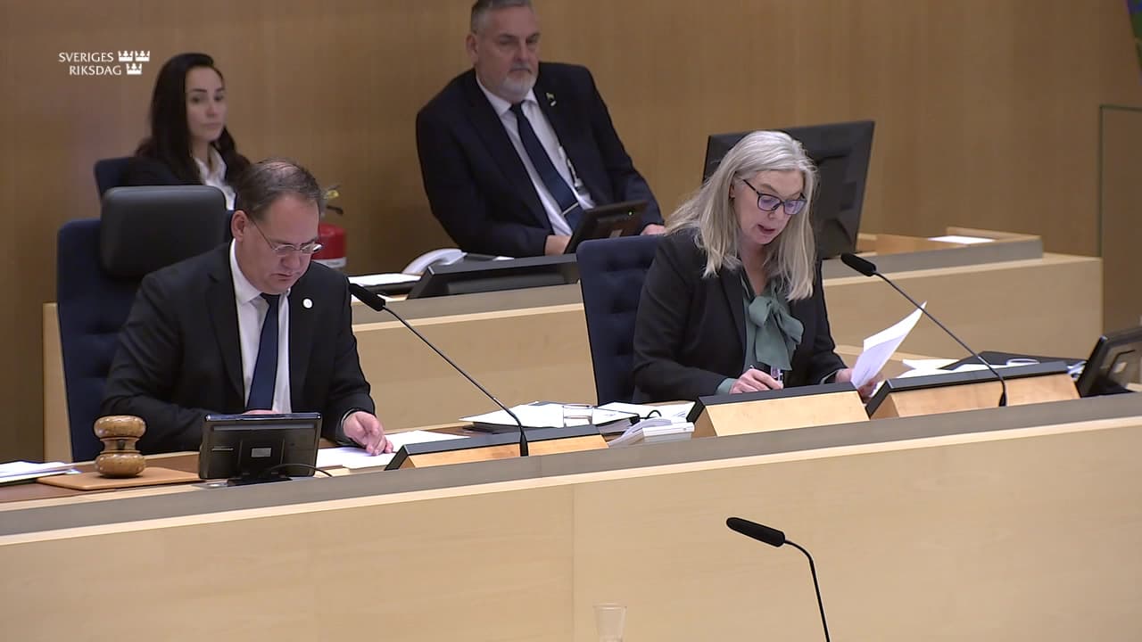 Stillbild från Beslut, Beslut: Stärkta skolbibliotek