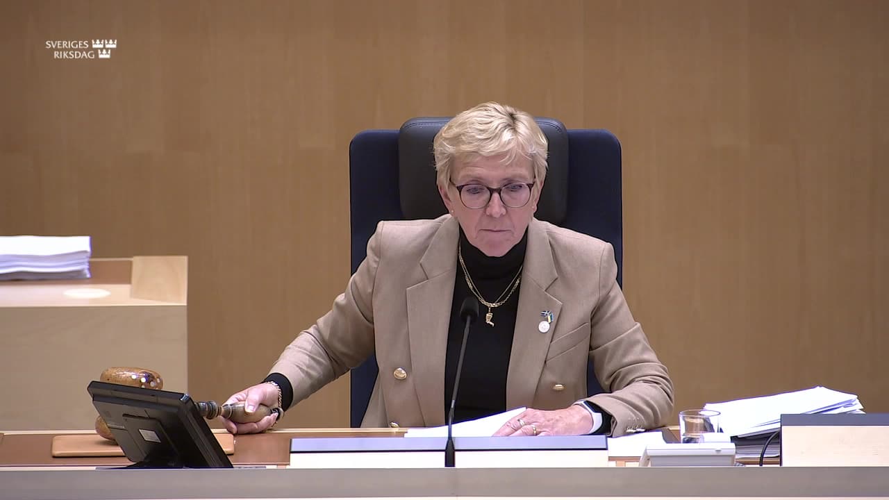 Stillbild från Beslut, Beslut: Anonyma vittnen