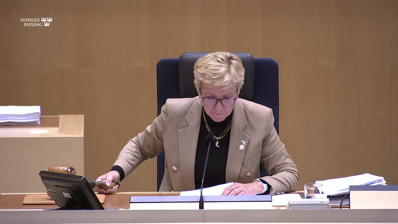 Stillbild från Beslut, Beslut: Tryggare hem för barn