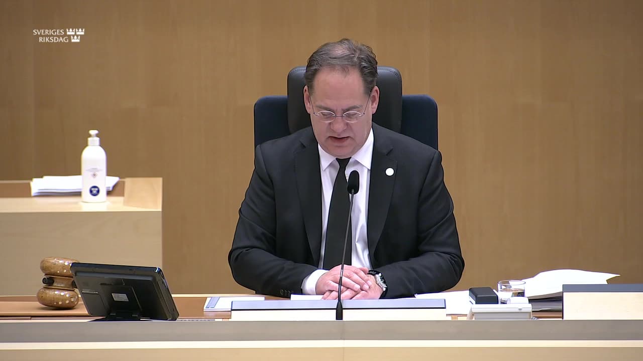 Stillbild från Beslut, Beslut: Kompletteringar till bestämmelserna om tilläggsskatt för företag i stora koncerner