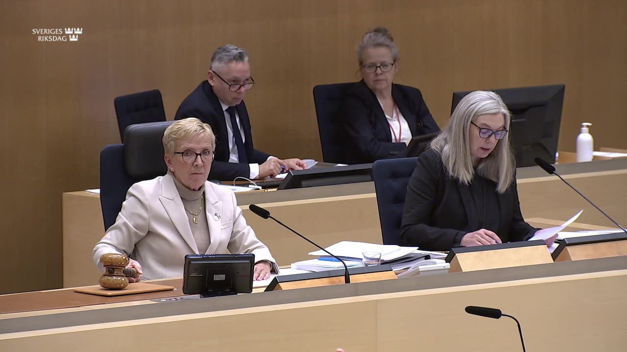 Stillbild från Beslut, Beslut: Utgiftsområde 18 Samhällsplanering, bostadsförsörjning och byggande samt konsumentpolitik