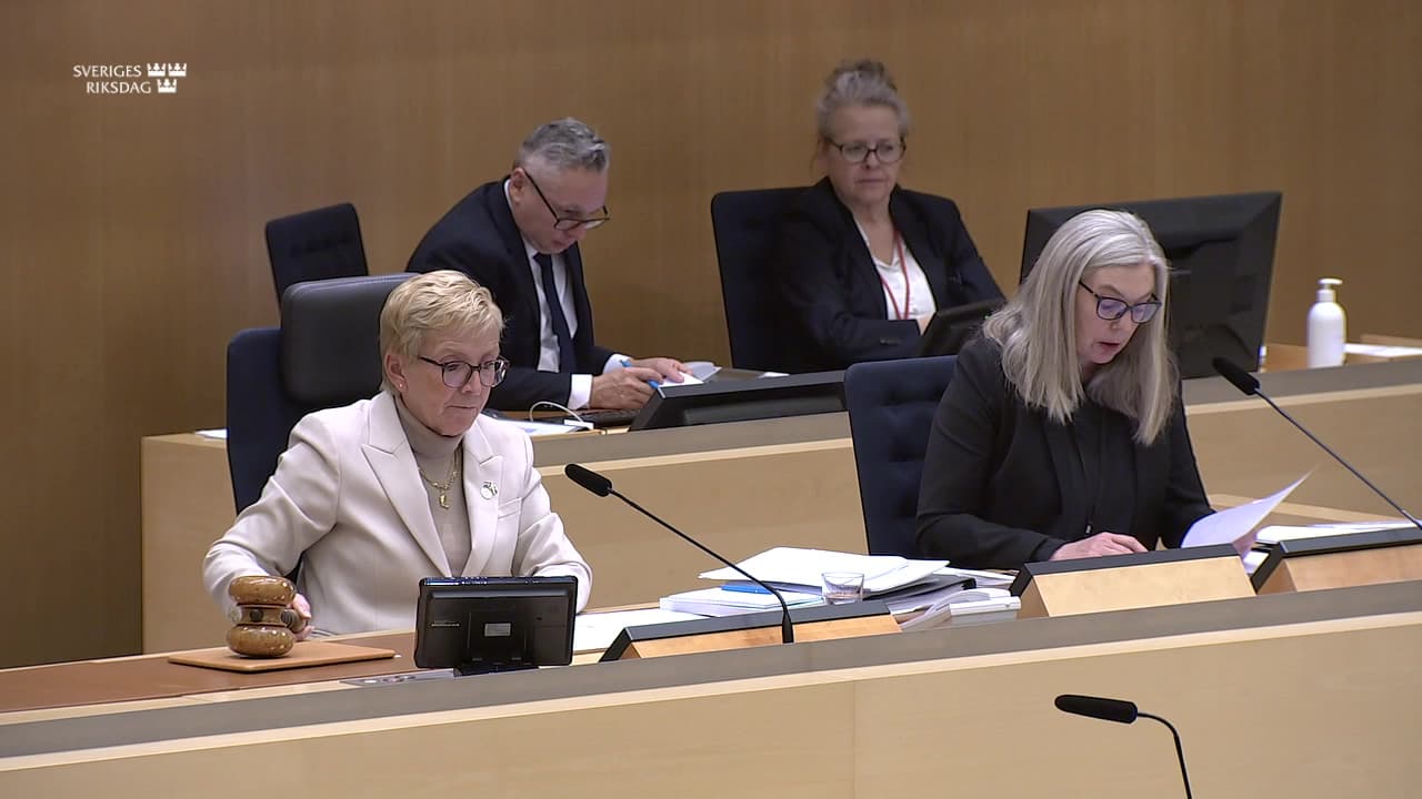 Stillbild från Beslut, Beslut: Utgiftsområde 10 Ekonomisk trygghet vid sjukdom och funktionsnedsättning
