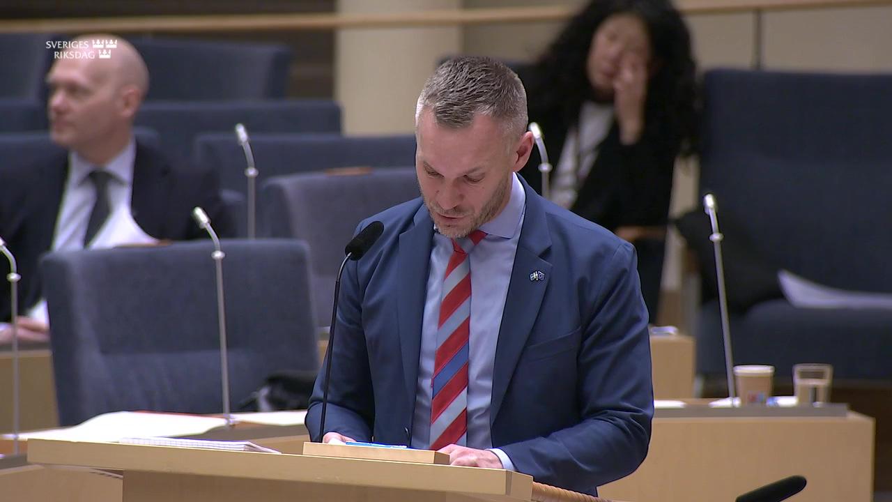 Stillbild från Interpellationsdebatt, Formalia som politiskt verktyg