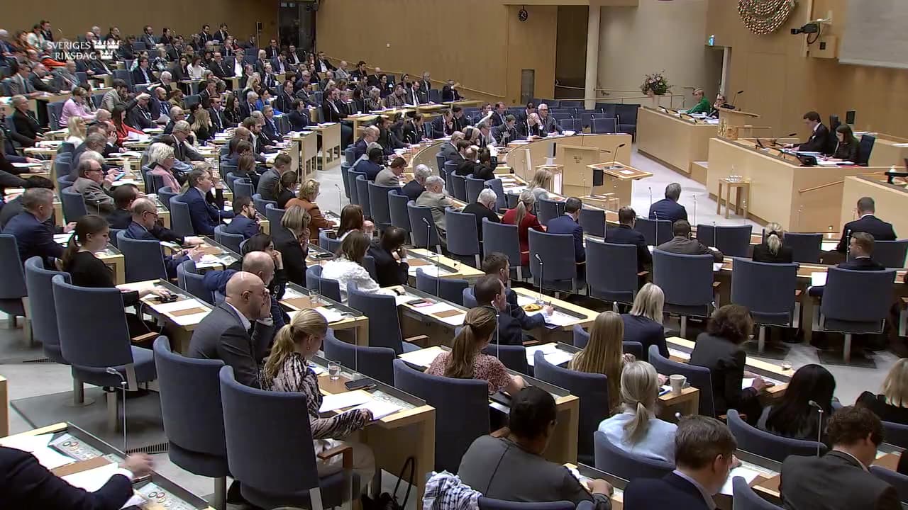 Stillbild från Beslut, Beslut: Offentlighet, sekretess och integritet